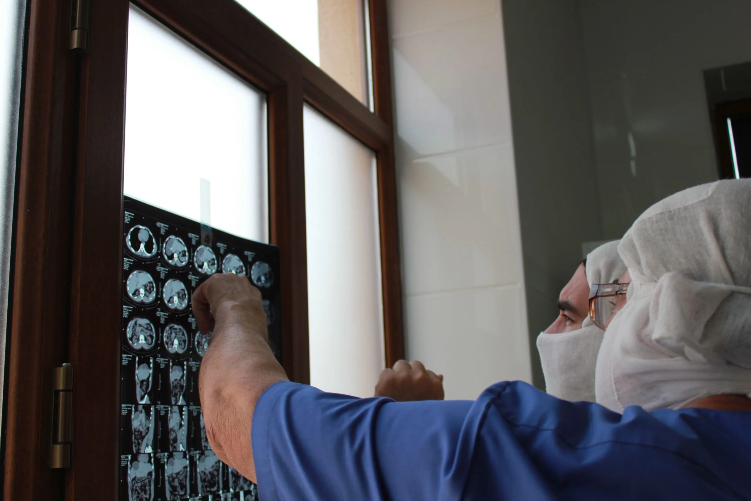 private health check UK cost MRI imaging scan equipment